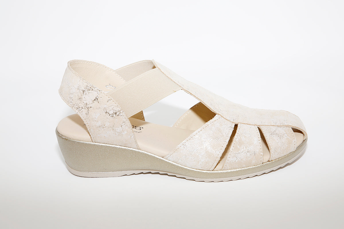 AEROBICS - 5859 TOE-IN SANDAL - GOLD