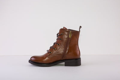 SUSST TOBY22 LOW HEEL ZIP/LACE ANKLE BOOT - TAN