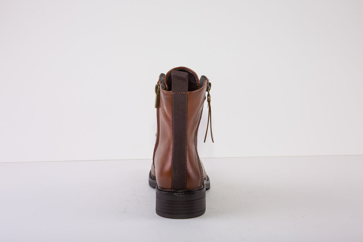 SUSST TOBY22 LOW HEEL ZIP/LACE ANKLE BOOT - TAN