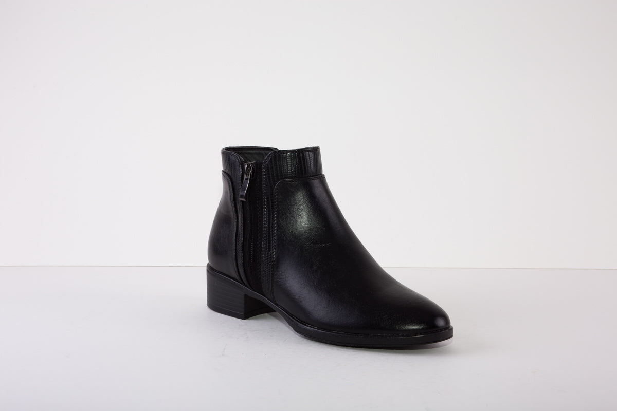 SUSST GEMMA 22 LOW HEEL ZIP ANKLE BOOT - BLACK