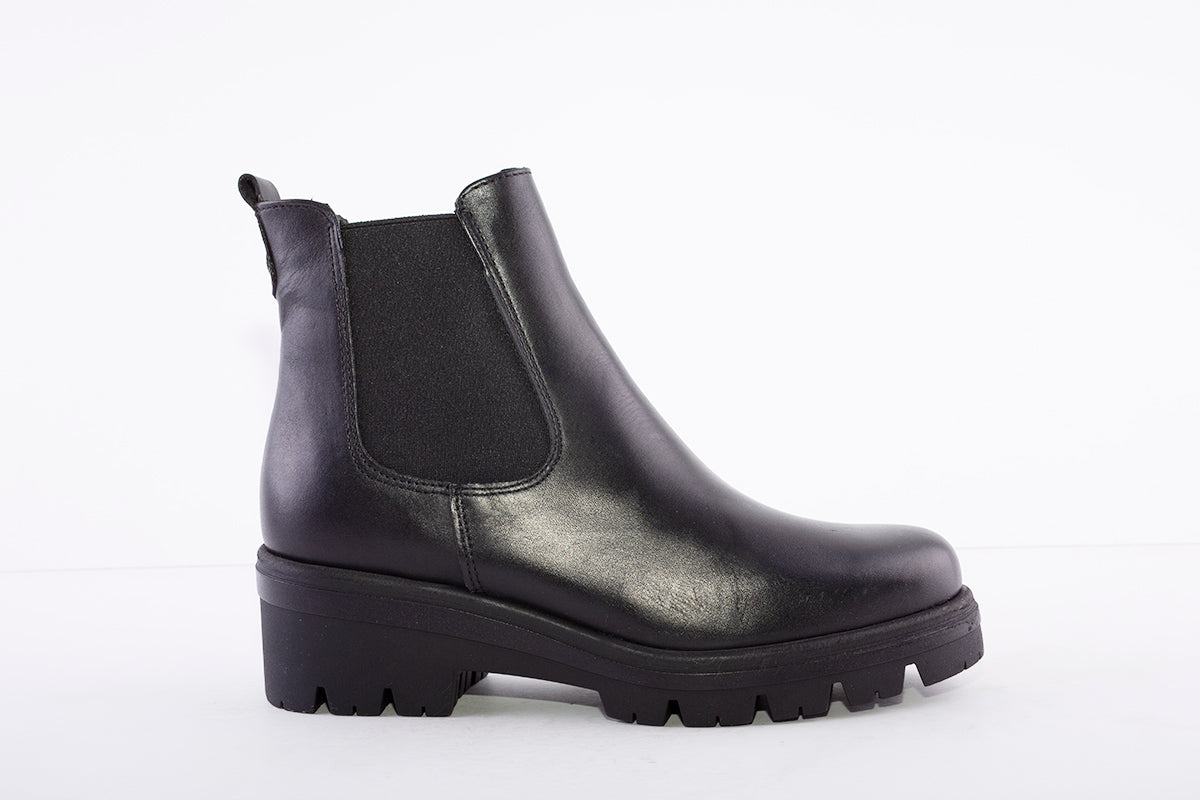 TAMARIS - 25855-001 GUSSET ANKLE BOOT - BLACK LEATHER