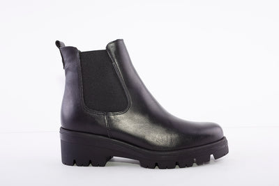 TAMARIS - 25855-001 GUSSET ANKLE BOOT - BLACK LEATHER