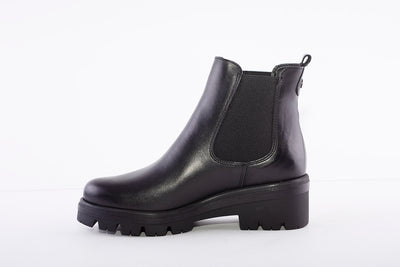 TAMARIS - 25855-001 GUSSET ANKLE BOOT - BLACK LEATHER