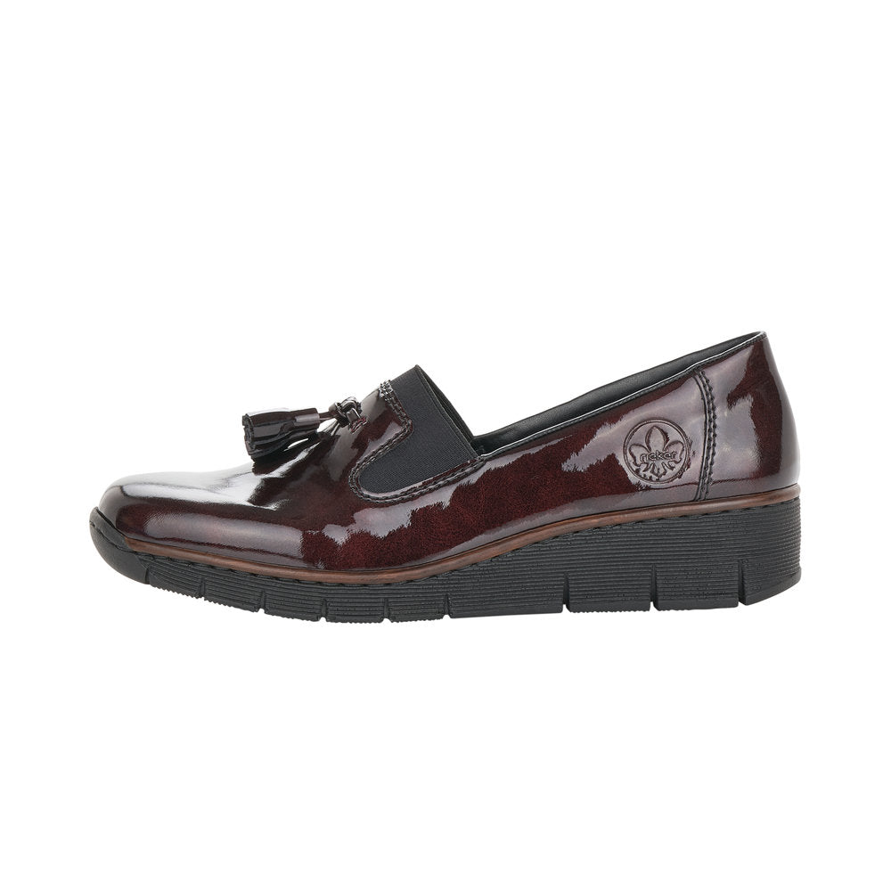 RIEKER - 53751-35 LOW WEDGE SLIP-ON SHOE WITH TASSEL - WINE PATENT