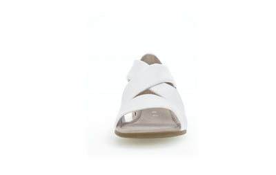 GABOR - 42.761.50 LOW HEEL CRISS-CROSS SANDAL - WHITE LEATHER