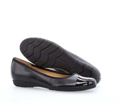 GABOR 84.161.57- FLAT POMP - BLACK