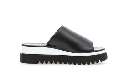 GABOR - 84.613.27 MEDIUM WEDGE MULE - BLACK LEATHER