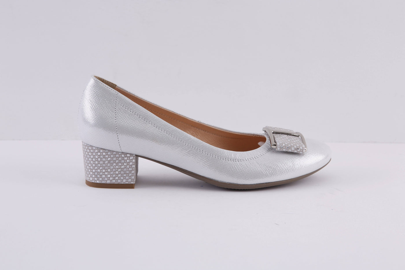 BIOECO - 5632 LOW HEEL COURT SHOE - SILVER