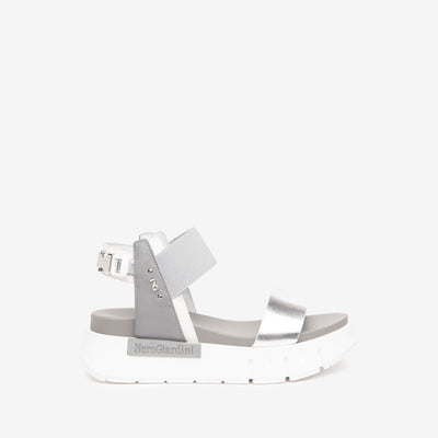 NeroGiardini - E219022D 700 MEDIUM WEDGE SANDAL - SILVER/GREY