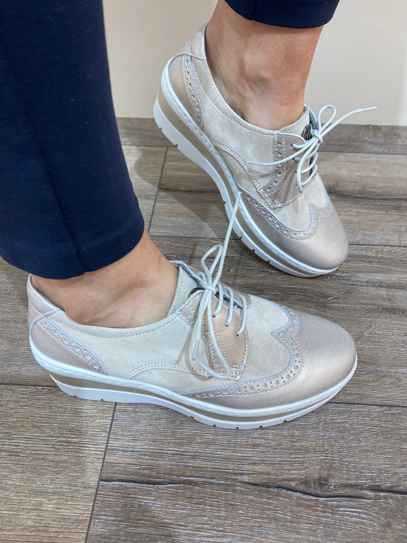 NOTTON - 3511 LACED WEDGE SHOE - GOLD