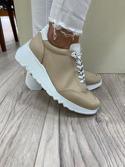 WONDERS - E-6704 LOW WEDGE LACED SHOE - BEIGE LEATHER