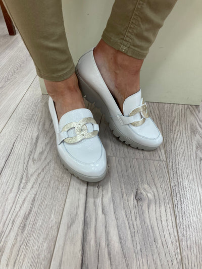 WONDERS - C-33261 LOW WEDGE SLIP-ON SHOE - WHITE PATENT