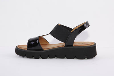 HEAVENLY FEET - RTIZ CHUNKY FLAT FASHION SANDAL - BLACK PATENT